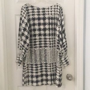 👗#13 Abstract black and white shift